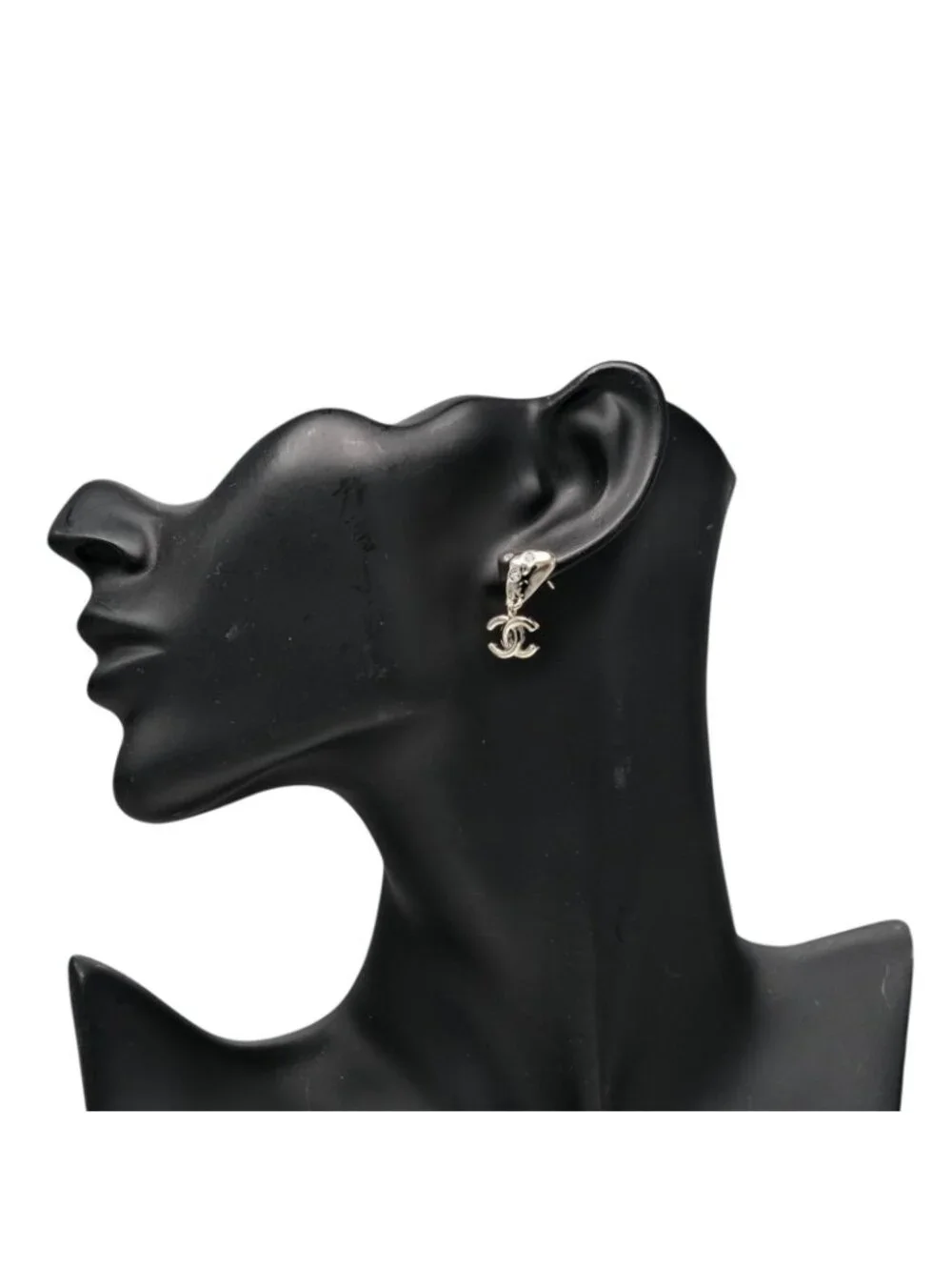 CHANEL earrings brand